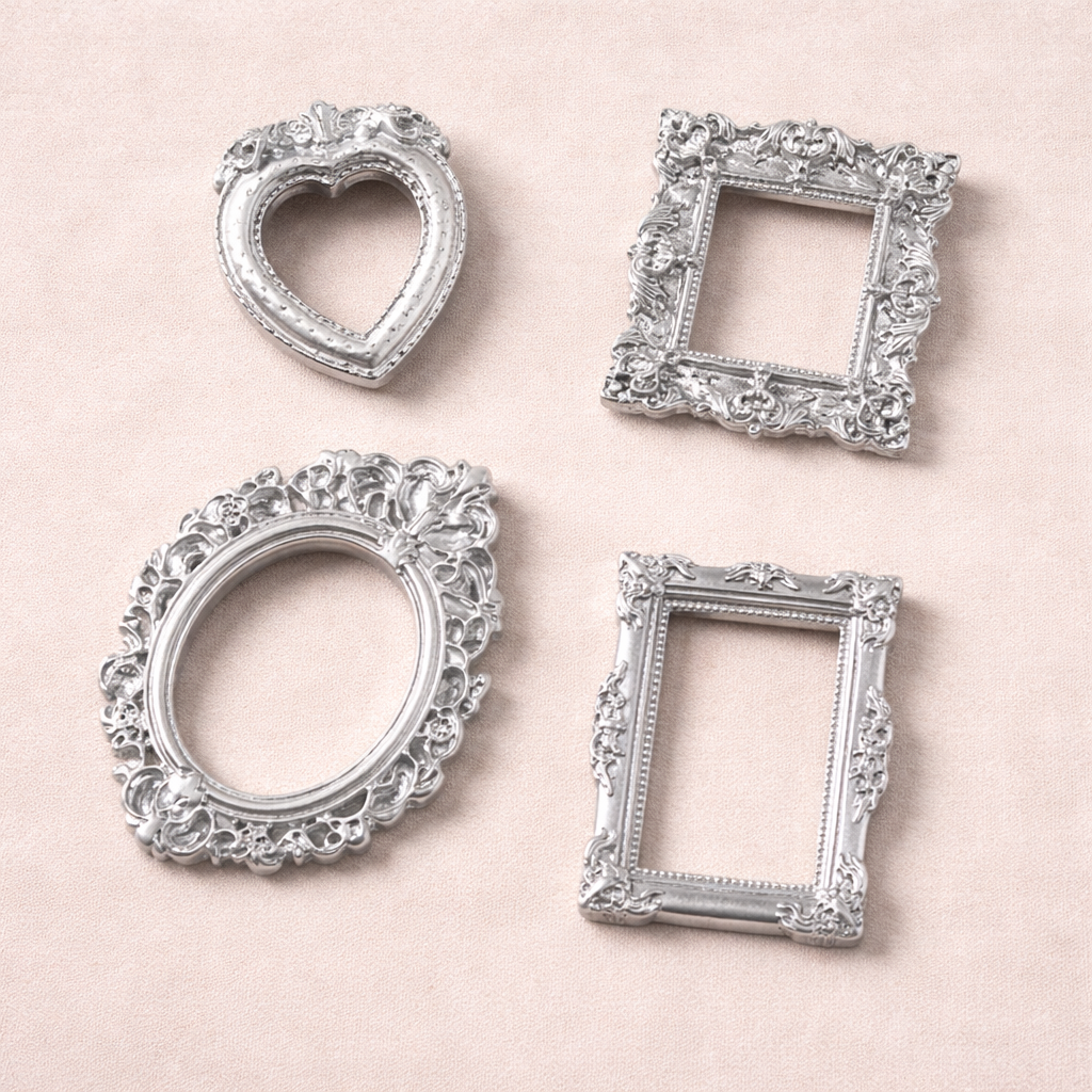 Mini Vintage Photo Frames (12-Piece Set)